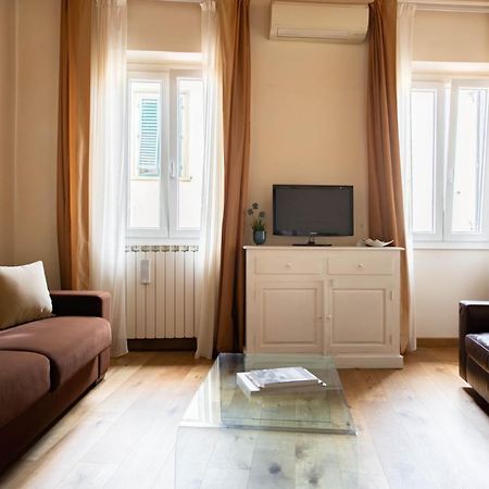 Modern, Bright Near Boboli Gardens & Santo Spirito - Homeunity Флоренция Экстерьер фото