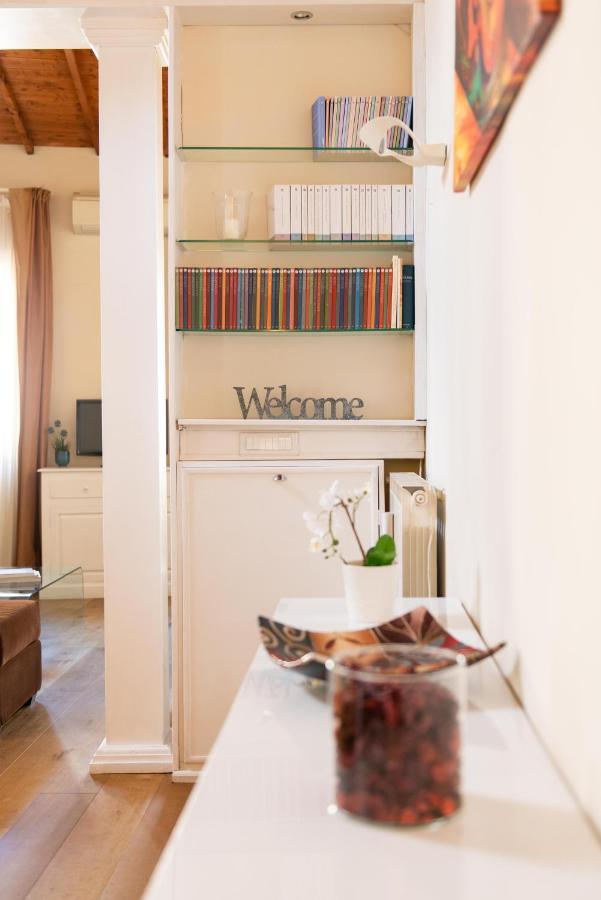 Modern, Bright Near Boboli Gardens & Santo Spirito - Homeunity Флоренция Экстерьер фото