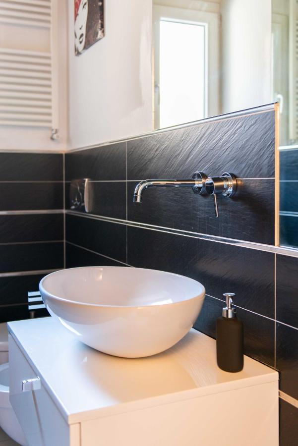 Modern, Bright Near Boboli Gardens & Santo Spirito - Homeunity Флоренция Экстерьер фото